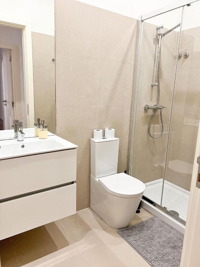 Cozy Room With Shared Bathroom On Rua Augusta Lissabon Buitenkant foto